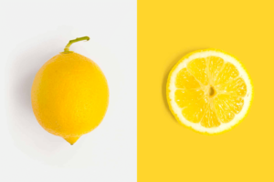 image découpée en deux couleurs de deux parties de citron jaune